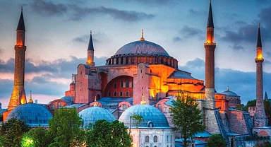 Ayasofya Camii Ramazan ayı öncesi gül suyu ile yıkandı