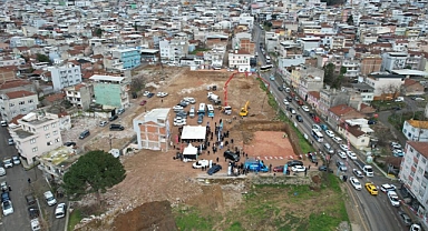 Yıldırım'ın bir yanında temel atma diğer yanında anahtar teslimi