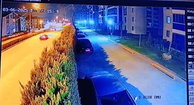 3 aracın karıştığı zincirleme kaza kamerada: 2 yaralı