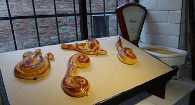 92 yıllık gelenek...İftariyelik tabanca, kılıç, testi ve telefon