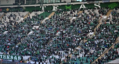 Bursaspor, sahasında karşılaştığı Kırşehir FSK'yı 4-0 mağlup etti.