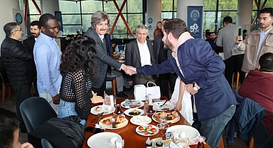 BUÜ'lü uluslararası öğrenciler bayramı hocalarıyla kutladı