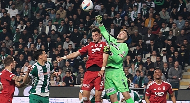 Kartal ağır yaralı! 9 kişi kalan Konyaspor, Beşiktaş'ı devirdi!