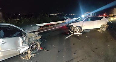 Otoyolda 4 araç çarpıştı: 1 ölü, 7 yaralı