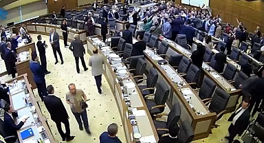 Bursa Büyükşehir Belediye Meclisi karıştı