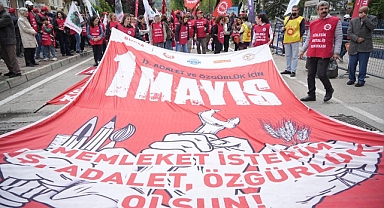 Bursa'da 1 Mayıs'ı işçiler halaylarla kutladı