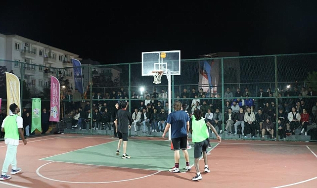 Bursa Uluslararası Spor Festivali'nde sokak basketbolu heyecanı