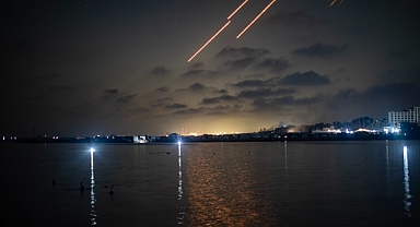 İran’dan Tel Aviv’e füze saldırısı