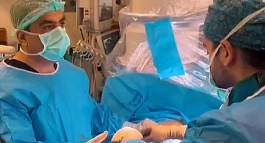 2 yaşındaki bebeğin böbreğindeki taş kapalı yöntemle alındı