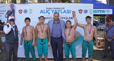 Alıç Yaylası kıran Kırana güreşlere sahne oldu