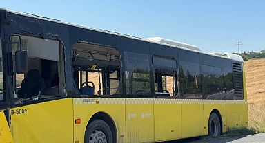 Arnavutköy'de İETT otobüsü ile otomobil kafa kafaya çarpıştı: 1 ölü