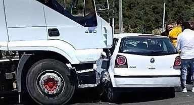 Bilecik'te tır ile otomobil çarpıştı: 1'i ağır 3 yaralı