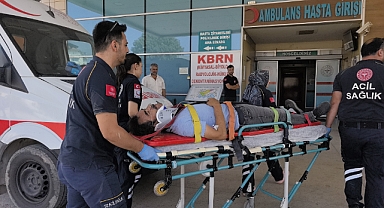 Bursa'da hafif ticari araç kamyonetle çarpıştı: 3 yaralı