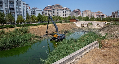 Büyükşehir’den Ayvalı Dere’de temizlik ve ıslah çalışması