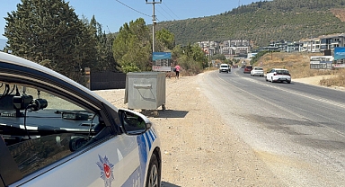 Gemlik Kumla-Armutlu yolunda radarlı denetim