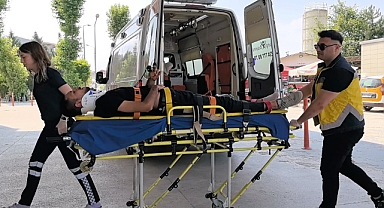 Kamyonetle çarpışan motosiklet sürücüsü yaralandı