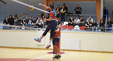 Osmangazi Belediyespor Voleybol Takımı 1. Lige yükseldi