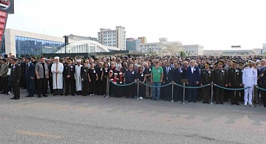 Türkiye , alevlerin arasında şehit olan kahramanlarını uğurladı