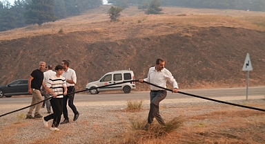 Yangın şehitleri başkana sarılıp ayran ikram etmişler