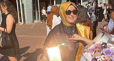 50 yaşında üniversiteyi kazandı, fakülteyi zirvede bitirdi