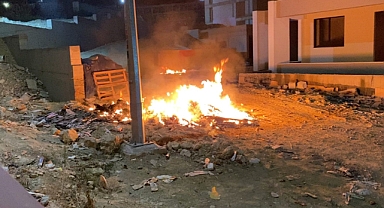 Bekçi inşaatta ateş yaktı mahalle ayağa kalktı