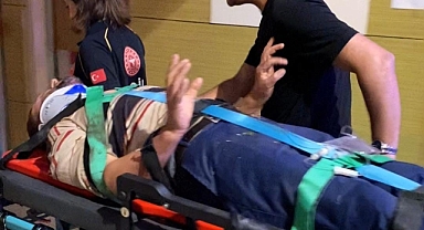 Bursa'da Devrilen Traktörün Sürücüsü Ağır Yaralandı