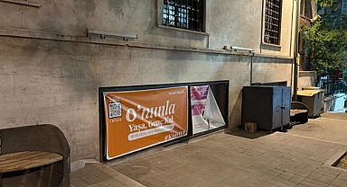 Bursa'da merak uyandıran pankartlar