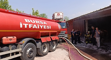 Bursa'da mobilya imalathanesinde alevler yükseldi