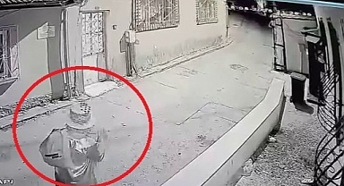 Bursa’da palyaço kıyafetli genç gözaltına alındı