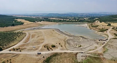 Bursa'nın Mudanya ilçesindeki Ülküköy Göleti kurudu