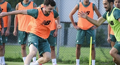 Bursaspor'da 1461 Trabzon FK mesaisi sürüyor