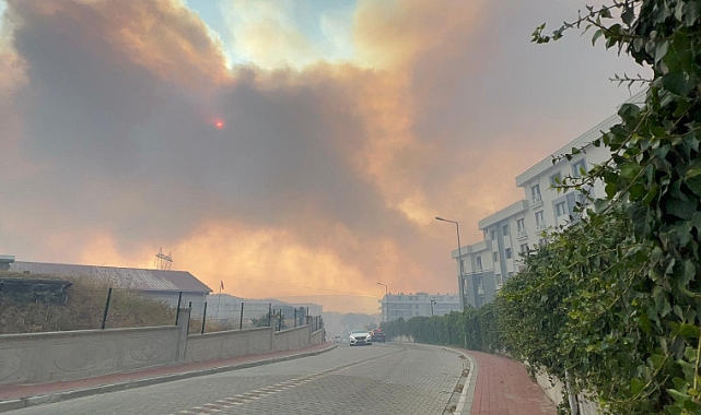 Çanakkale şehir merkezi dumanlara teslim oldu, sokaklar boşaltılıyor