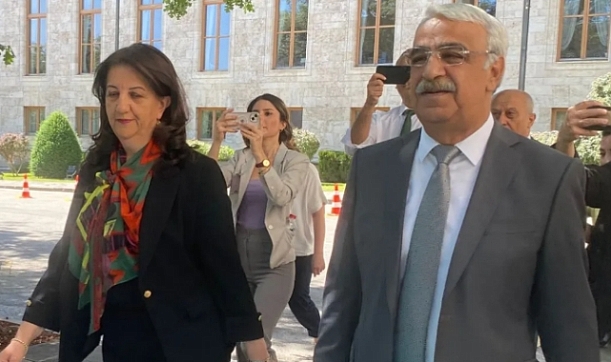 DEM Parti heyeti yeniden İmralı yolunda