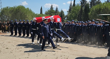 Kara astsubay öğrencisi toprağa verildi