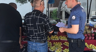Karacabey'de polis dolandırıcılığa karşı broşür dağıttı