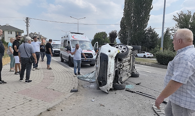 Kontrolden çıkan araç taklalar attı, 2 kişi yaralandı