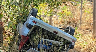 Mudanya’da otomobil uçurumdan yuvarlandı