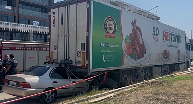 Park halindeki tıra çarpan sürücü hayatını kaybetti