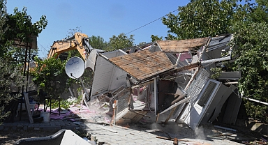 Sit alanına yapılan kaçak yapılar yıkıldı