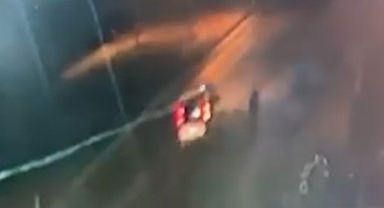 Yolun karşısına geçmek isterken otomobilin altında kaldı