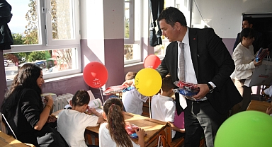 Başkan Erkan Aydın’dan Öğrencilere İlk Ders Sürprizi