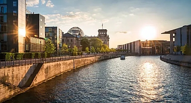 Berlin'de İkinci Dünya Savaşı Bombası Bulundu: 10 Bin Kişi Tahliye Edildi