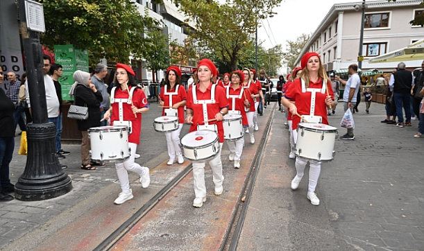 Bursa'da hem çok renkli hem çok sesli festival