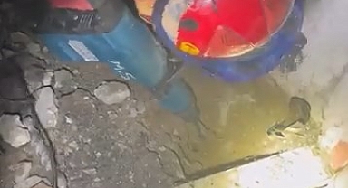 Bursa'da Su Borusunda Mahsur Kalan Yavru Kedi Kurtarıldı