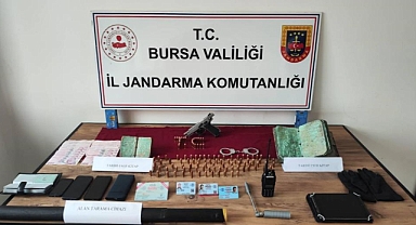 İnegöl'de Jandarma operasyonu: Tarihi eser ve sahte belgeler ele geçirildi