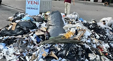 İzmir Çöp Krizine Pankartlı Protesto