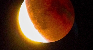 Kanlı Ay Tutulması Bursa'dan İzlendi