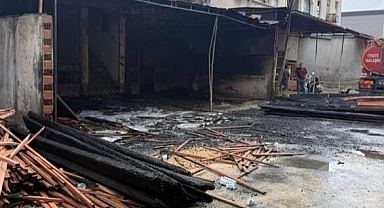 Mobilya imalathanesi alev alev yandı