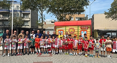 Muhsin Abinin Oyuncak Karavanı, Bursa'da Çocukları Sevindirdi