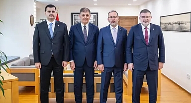 AK Parti Heyeti Karşıyaka Stadyumu İçin İzmir Büyükşehir Başkanı Cemil Tugay'ı Ziyaret Etti